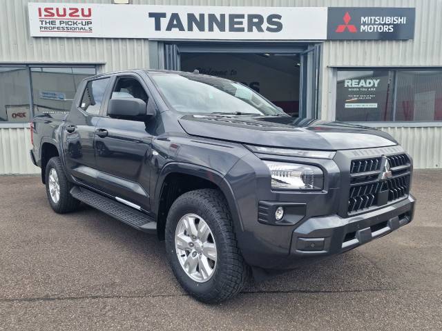 Mitsubishi L200 2.4 Titan Pick Up Diesel Silver