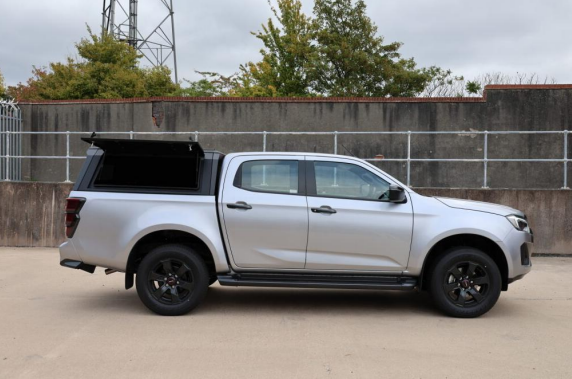 THE NEW ISUZU V-CROSS COMMERCIAL IS HERE!